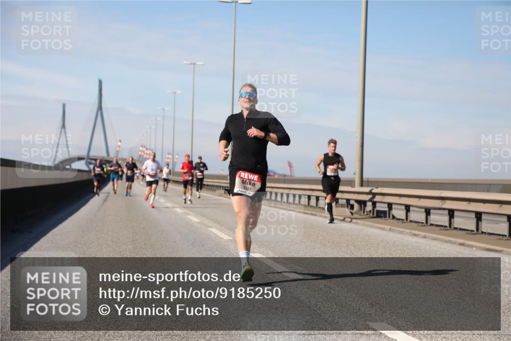 03.10.2025 - Köhlbrandbrückenlauf Yannick Fuchs http://msf.ph/oto/9185250 03.10.2025 11:42:31 Position 3 4248 meine-sportfotos.de