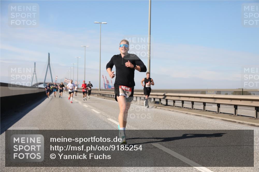 03.10.2025 - Köhlbrandbrückenlauf Yannick Fuchs http://msf.ph/oto/9185254 03.10.2025 11:42:31 Position 3  meine-sportfotos.de
