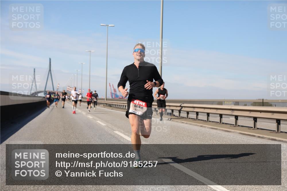 03.10.2025 - Köhlbrandbrückenlauf Yannick Fuchs http://msf.ph/oto/9185257 03.10.2025 11:42:32 Position 3 4248 meine-sportfotos.de