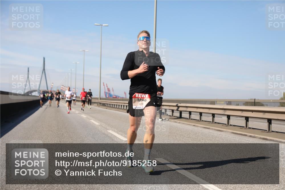 03.10.2025 - Köhlbrandbrückenlauf Yannick Fuchs http://msf.ph/oto/9185258 03.10.2025 11:42:32 Position 3 4248 meine-sportfotos.de