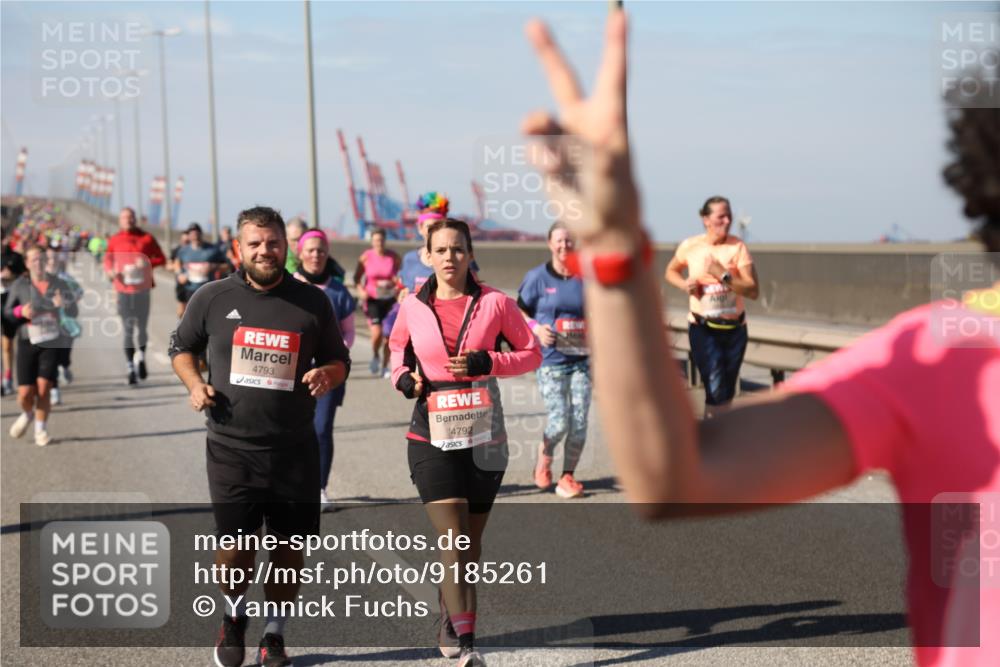03.10.2025 - Köhlbrandbrückenlauf Yannick Fuchs http://msf.ph/oto/9185261 03.10.2025 12:03:46 Position 3 4793, 4792 meine-sportfotos.de