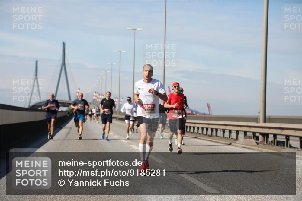 03.10.2025 - Köhlbrandbrückenlauf Yannick Fuchs http://msf.ph/oto/9185281 03.10.2025 11:42:36 Position 3 4046 meine-sportfotos.de