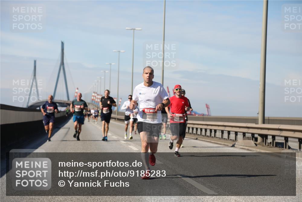 03.10.2025 - Köhlbrandbrückenlauf Yannick Fuchs http://msf.ph/oto/9185283 03.10.2025 11:42:36 Position 3 4046 meine-sportfotos.de