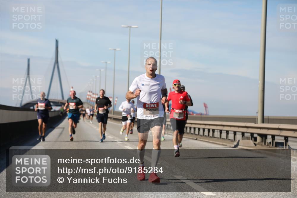 03.10.2025 - Köhlbrandbrückenlauf Yannick Fuchs http://msf.ph/oto/9185284 03.10.2025 11:42:36 Position 3 4046 meine-sportfotos.de