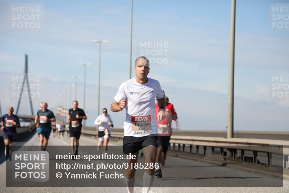 03.10.2025 - Köhlbrandbrückenlauf Yannick Fuchs http://msf.ph/oto/9185286 03.10.2025 11:42:37 Position 3 4046 meine-sportfotos.de