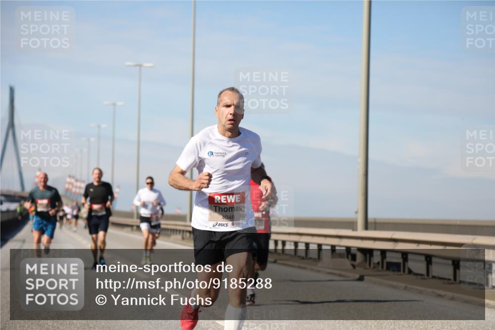 03.10.2025 - Köhlbrandbrückenlauf Yannick Fuchs http://msf.ph/oto/9185288 03.10.2025 11:42:37 Position 3 4046 meine-sportfotos.de