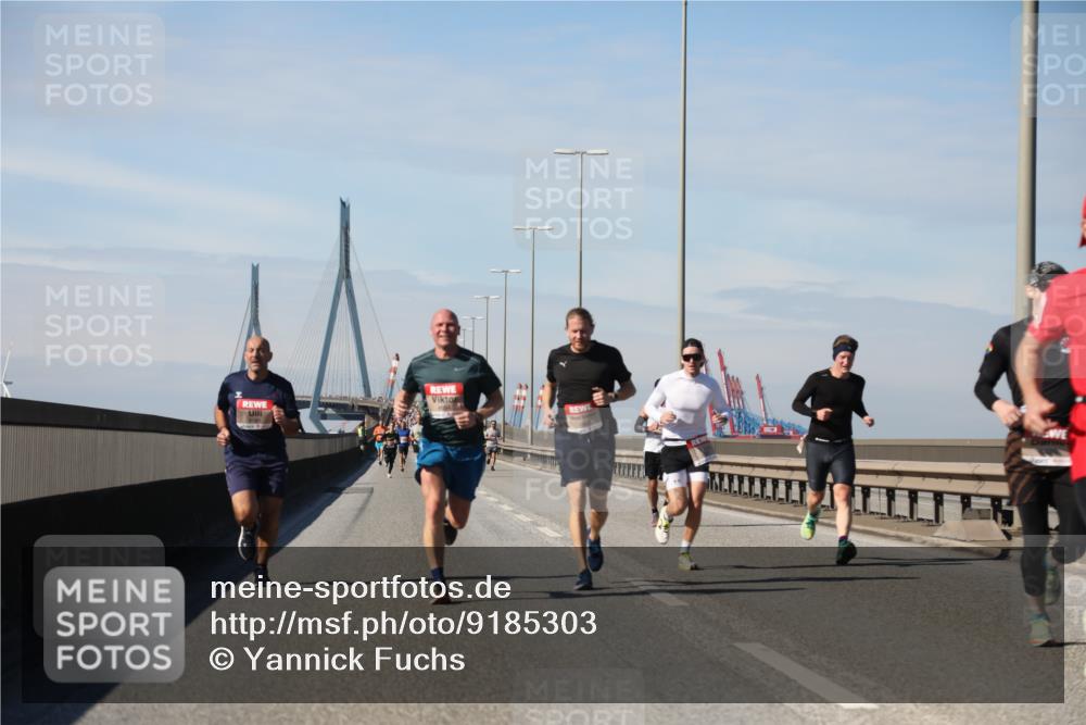 03.10.2025 - Köhlbrandbrückenlauf Yannick Fuchs http://msf.ph/oto/9185303 03.10.2025 11:42:39 Position 3  meine-sportfotos.de