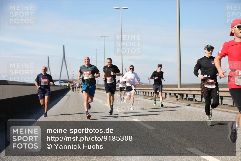 03.10.2025 - Köhlbrandbrückenlauf Yannick Fuchs http://msf.ph/oto/9185308 03.10.2025 11:42:39 Position 3  meine-sportfotos.de