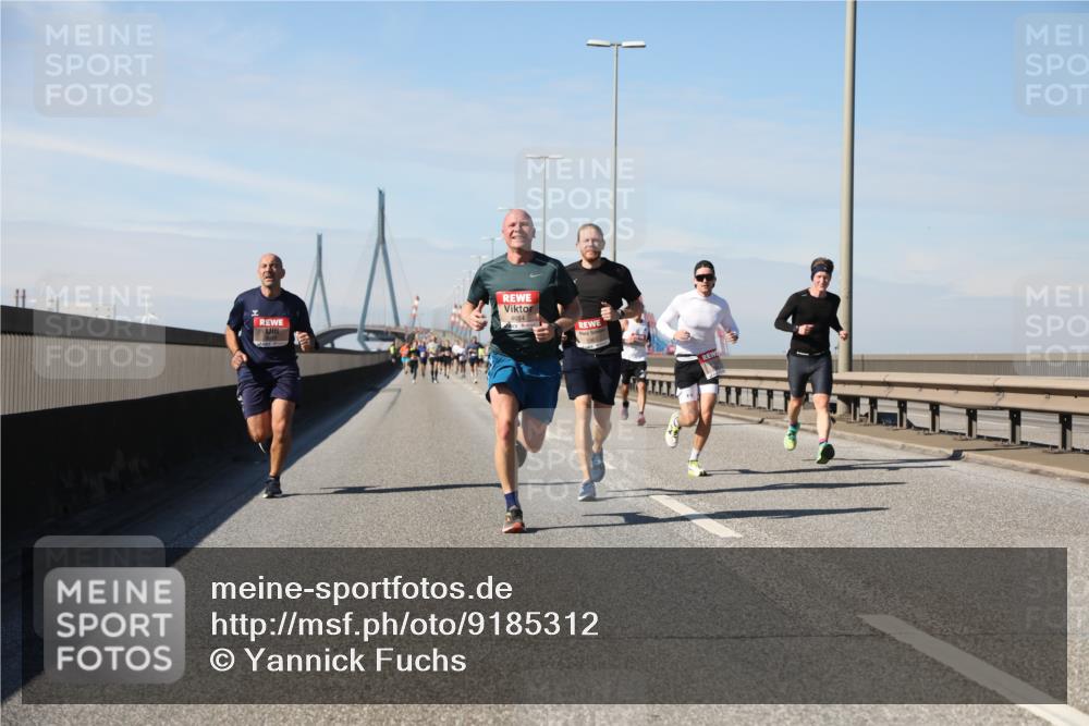 03.10.2025 - Köhlbrandbrückenlauf Yannick Fuchs http://msf.ph/oto/9185312 03.10.2025 11:42:40 Position 3 4654 meine-sportfotos.de