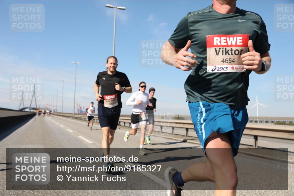03.10.2025 - Köhlbrandbrückenlauf Yannick Fuchs http://msf.ph/oto/9185327 03.10.2025 11:42:42 Position 3 4654 meine-sportfotos.de