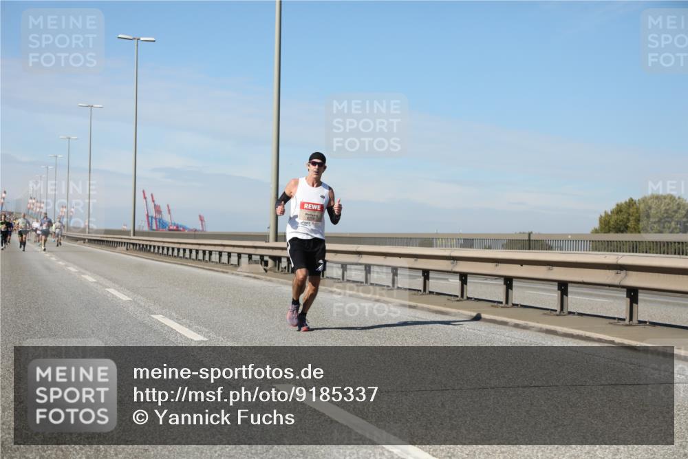 03.10.2025 - Köhlbrandbrückenlauf Yannick Fuchs http://msf.ph/oto/9185337 03.10.2025 11:42:44 Position 3 6718 meine-sportfotos.de
