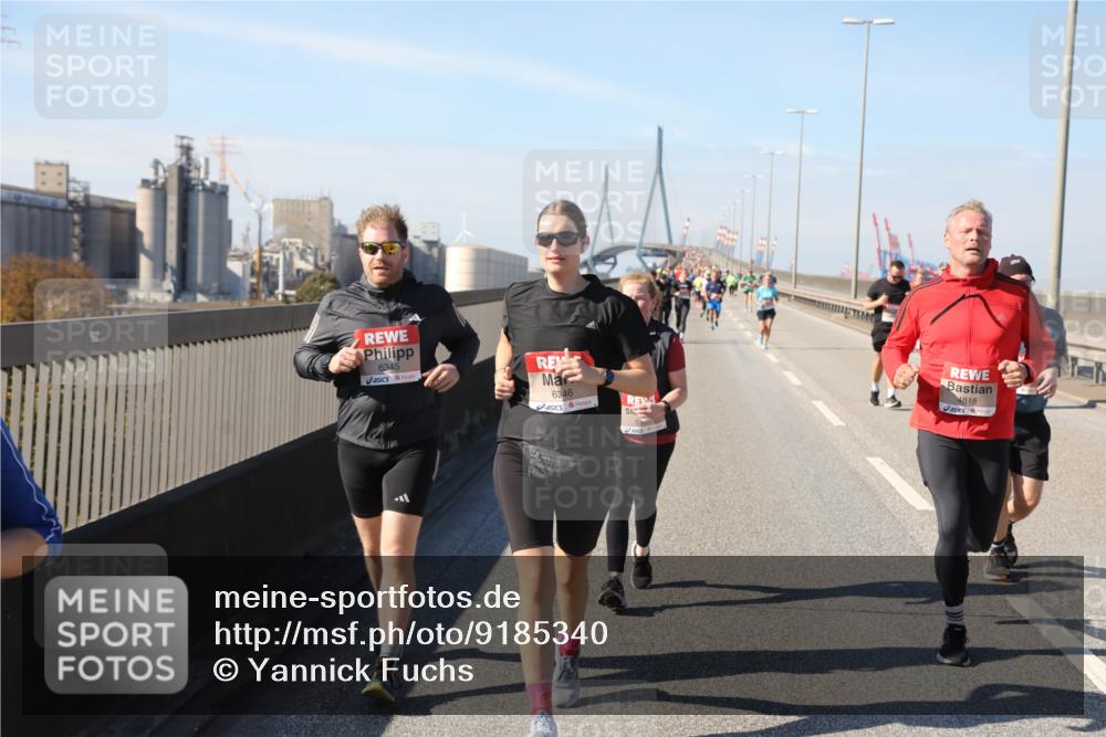 03.10.2025 - Köhlbrandbrückenlauf Yannick Fuchs http://msf.ph/oto/9185340 03.10.2025 12:03:55 Position 3 6345, 6346, 4815 meine-sportfotos.de