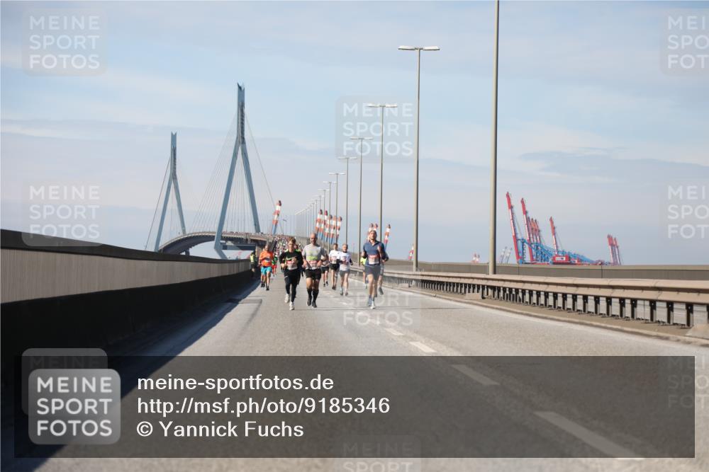 03.10.2025 - Köhlbrandbrückenlauf Yannick Fuchs http://msf.ph/oto/9185346 03.10.2025 11:42:46 Position 3  meine-sportfotos.de