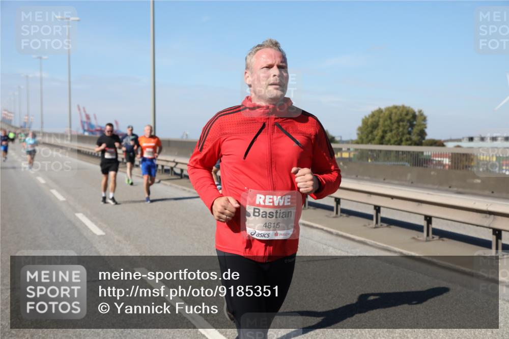 03.10.2025 - Köhlbrandbrückenlauf Yannick Fuchs http://msf.ph/oto/9185351 03.10.2025 12:03:57 Position 3 4815 meine-sportfotos.de