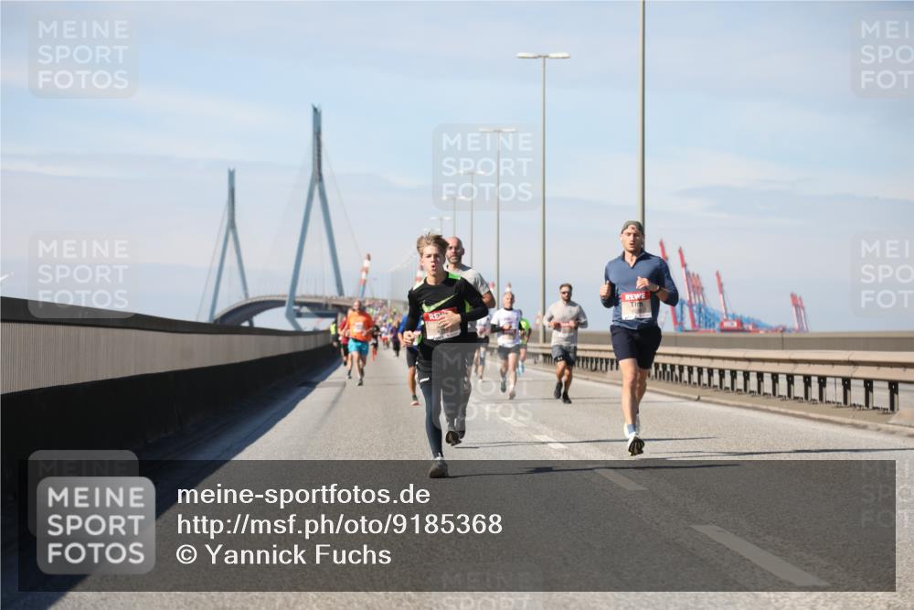 03.10.2025 - Köhlbrandbrückenlauf Yannick Fuchs http://msf.ph/oto/9185368 03.10.2025 11:42:53 Position 3  meine-sportfotos.de