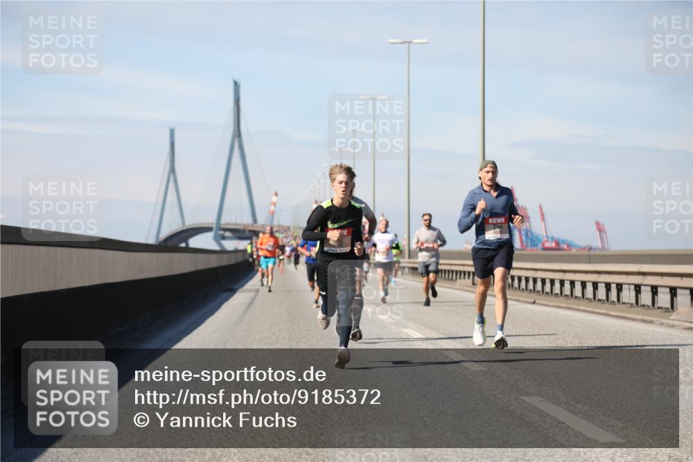 03.10.2025 - Köhlbrandbrückenlauf Yannick Fuchs http://msf.ph/oto/9185372 03.10.2025 11:42:53 Position 3  meine-sportfotos.de