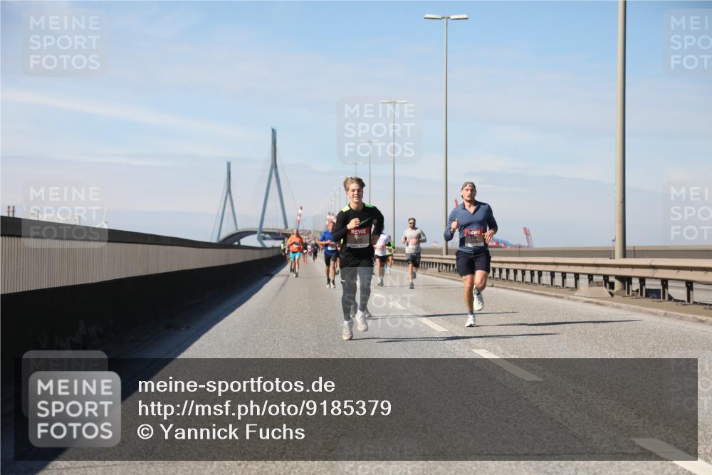 03.10.2025 - Köhlbrandbrückenlauf Yannick Fuchs http://msf.ph/oto/9185379 03.10.2025 11:42:54 Position 3  meine-sportfotos.de