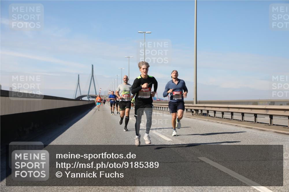 03.10.2025 - Köhlbrandbrückenlauf Yannick Fuchs http://msf.ph/oto/9185389 03.10.2025 11:42:55 Position 3  meine-sportfotos.de