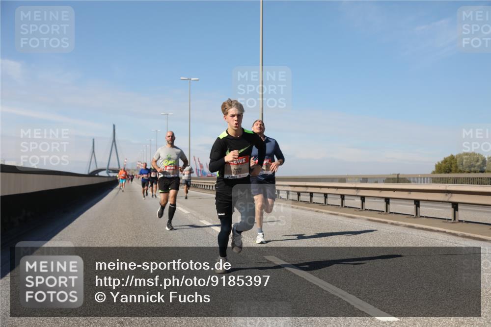 03.10.2025 - Köhlbrandbrückenlauf Yannick Fuchs http://msf.ph/oto/9185397 03.10.2025 11:42:56 Position 3 6715 meine-sportfotos.de