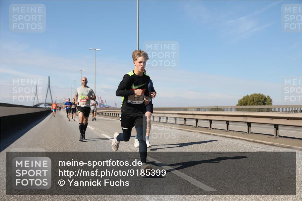 03.10.2025 - Köhlbrandbrückenlauf Yannick Fuchs http://msf.ph/oto/9185399 03.10.2025 11:42:56 Position 3 6715 meine-sportfotos.de