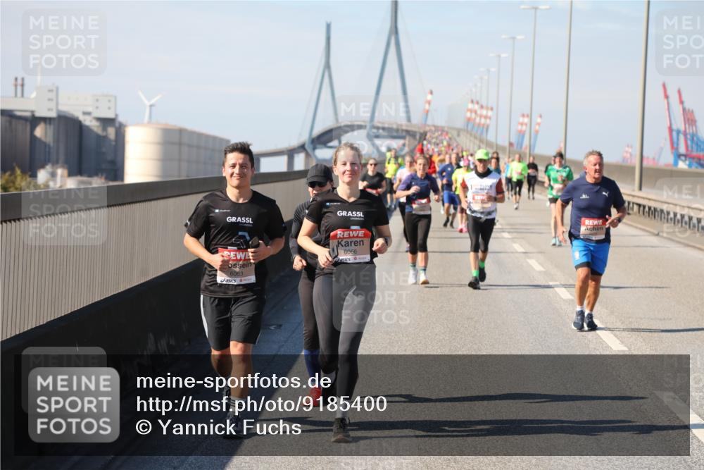 03.10.2025 - Köhlbrandbrückenlauf Yannick Fuchs http://msf.ph/oto/9185400 03.10.2025 12:04:05 Position 3 6063, 6066 meine-sportfotos.de