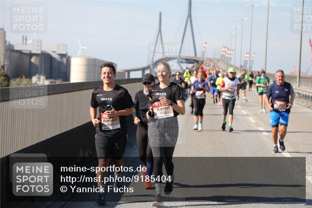 03.10.2025 - Köhlbrandbrückenlauf Yannick Fuchs http://msf.ph/oto/9185404 03.10.2025 12:04:06 Position 3 6063, 6066 meine-sportfotos.de