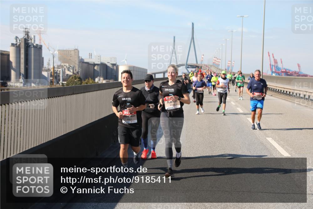 03.10.2025 - Köhlbrandbrückenlauf Yannick Fuchs http://msf.ph/oto/9185411 03.10.2025 12:04:06 Position 3 6063, 6066 meine-sportfotos.de