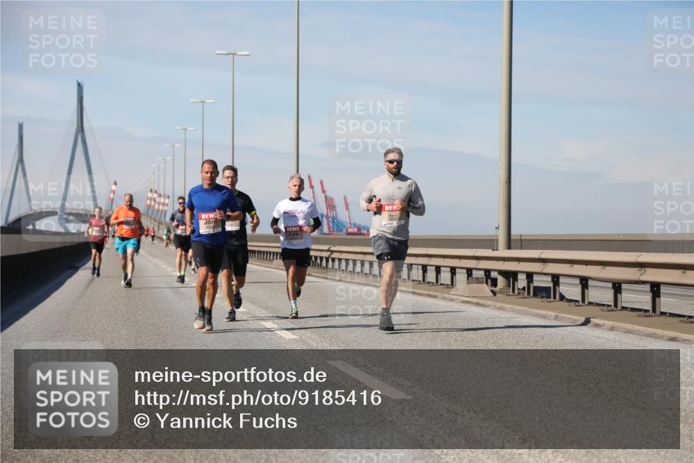 03.10.2025 - Köhlbrandbrückenlauf Yannick Fuchs http://msf.ph/oto/9185416 03.10.2025 11:42:59 Position 3 6741 meine-sportfotos.de