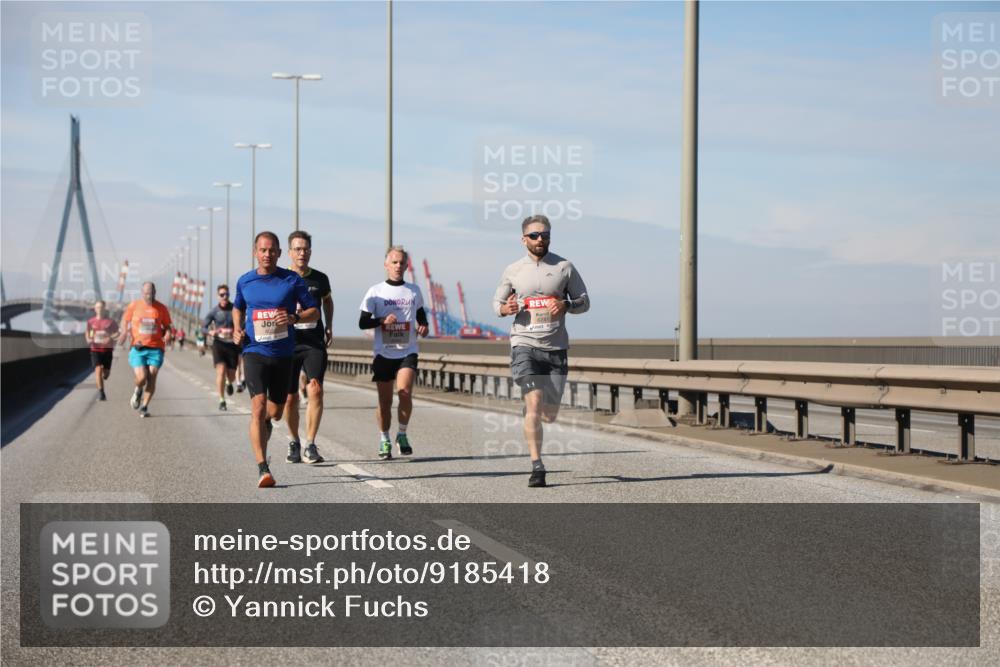 03.10.2025 - Köhlbrandbrückenlauf Yannick Fuchs http://msf.ph/oto/9185418 03.10.2025 11:42:59 Position 3 6741 meine-sportfotos.de