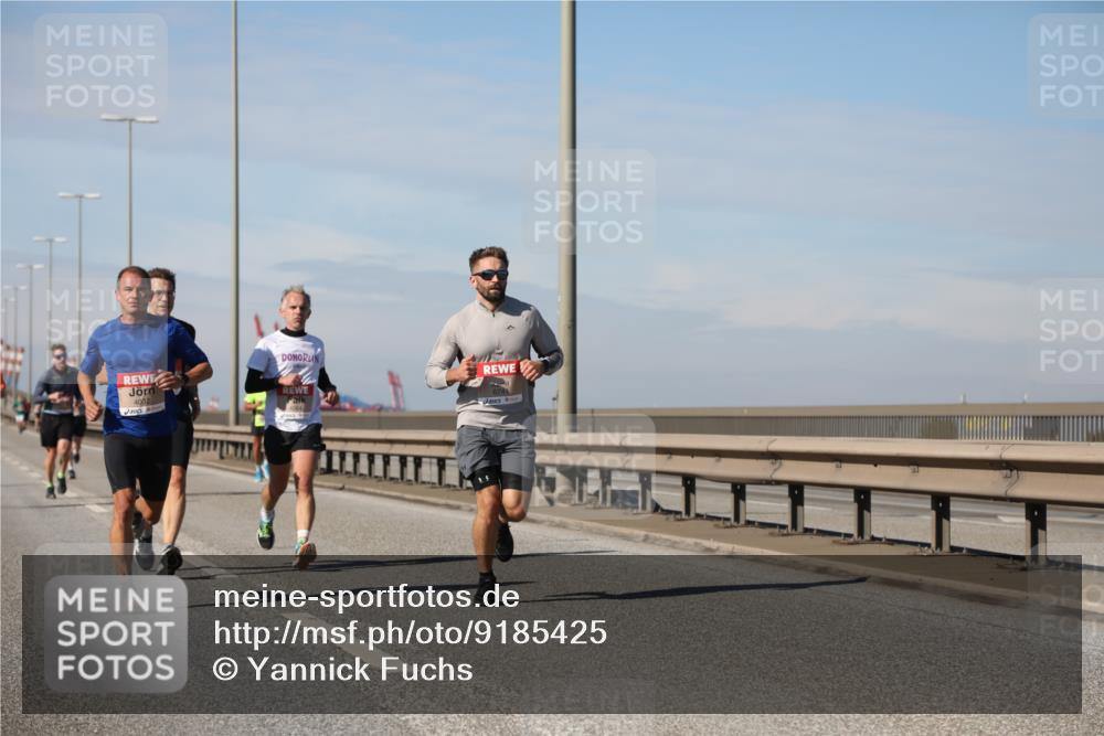 03.10.2025 - Köhlbrandbrückenlauf Yannick Fuchs http://msf.ph/oto/9185425 03.10.2025 11:43:00 Position 3 4032, 6741 meine-sportfotos.de