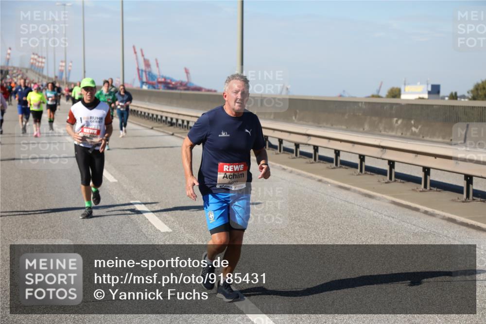 03.10.2025 - Köhlbrandbrückenlauf Yannick Fuchs http://msf.ph/oto/9185431 03.10.2025 12:04:10 Position 3 5809 meine-sportfotos.de