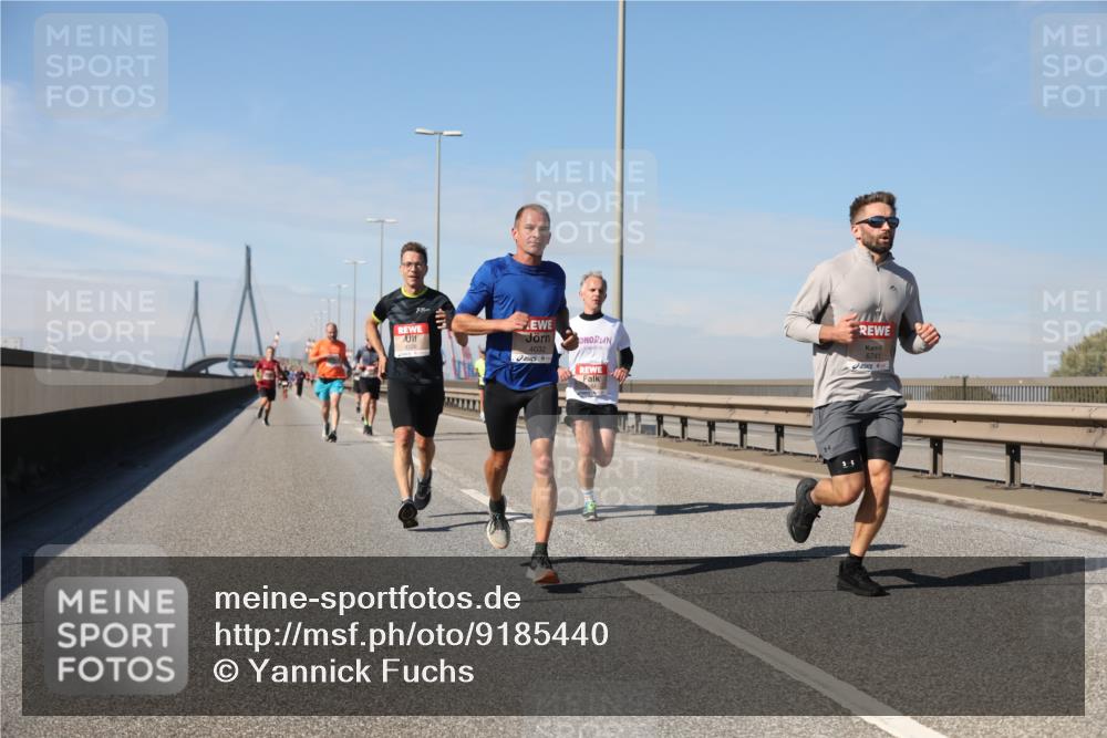 03.10.2025 - Köhlbrandbrückenlauf Yannick Fuchs http://msf.ph/oto/9185440 03.10.2025 11:43:01 Position 3 4032, 6741 meine-sportfotos.de