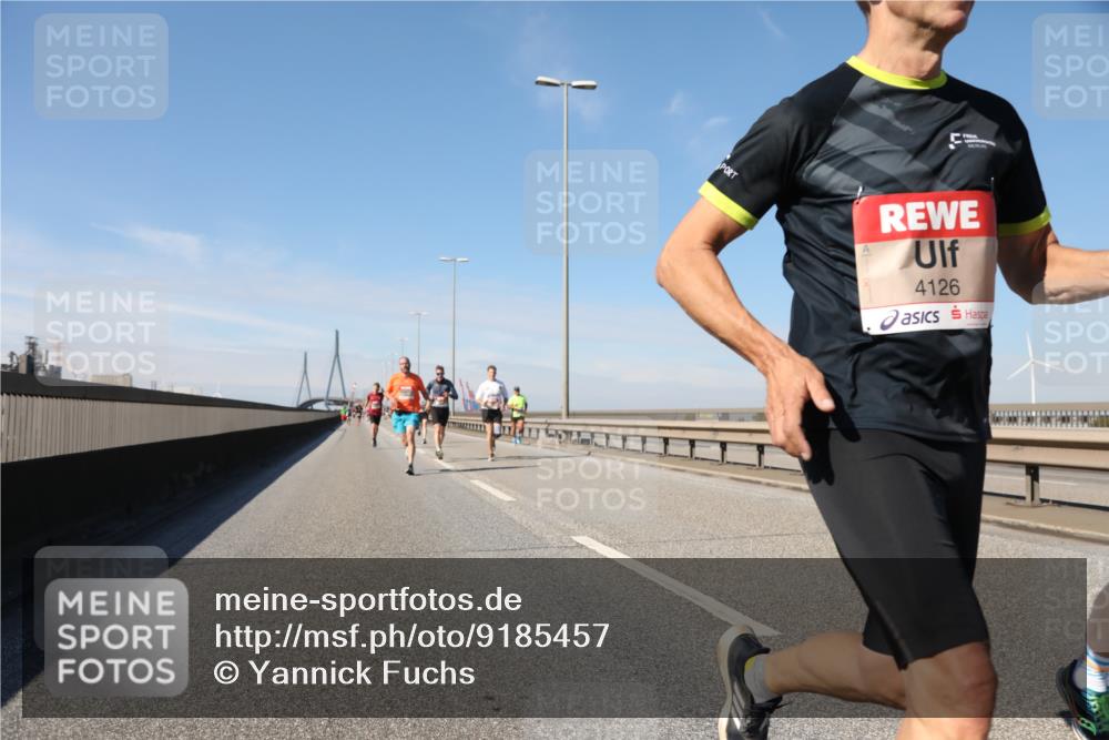 03.10.2025 - Köhlbrandbrückenlauf Yannick Fuchs http://msf.ph/oto/9185457 03.10.2025 11:43:04 Position 3 4126 meine-sportfotos.de