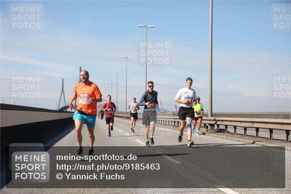 03.10.2025 - Köhlbrandbrückenlauf Yannick Fuchs http://msf.ph/oto/9185463 03.10.2025 11:43:04 Position 3 4394 meine-sportfotos.de