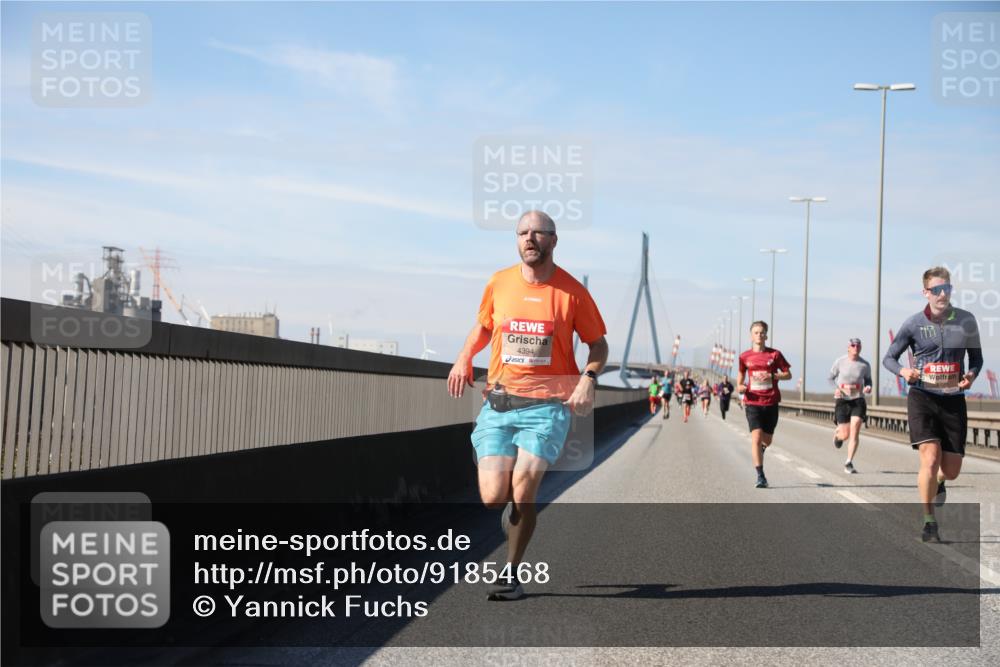 03.10.2025 - Köhlbrandbrückenlauf Yannick Fuchs http://msf.ph/oto/9185468 03.10.2025 11:43:05 Position 3 4394 meine-sportfotos.de
