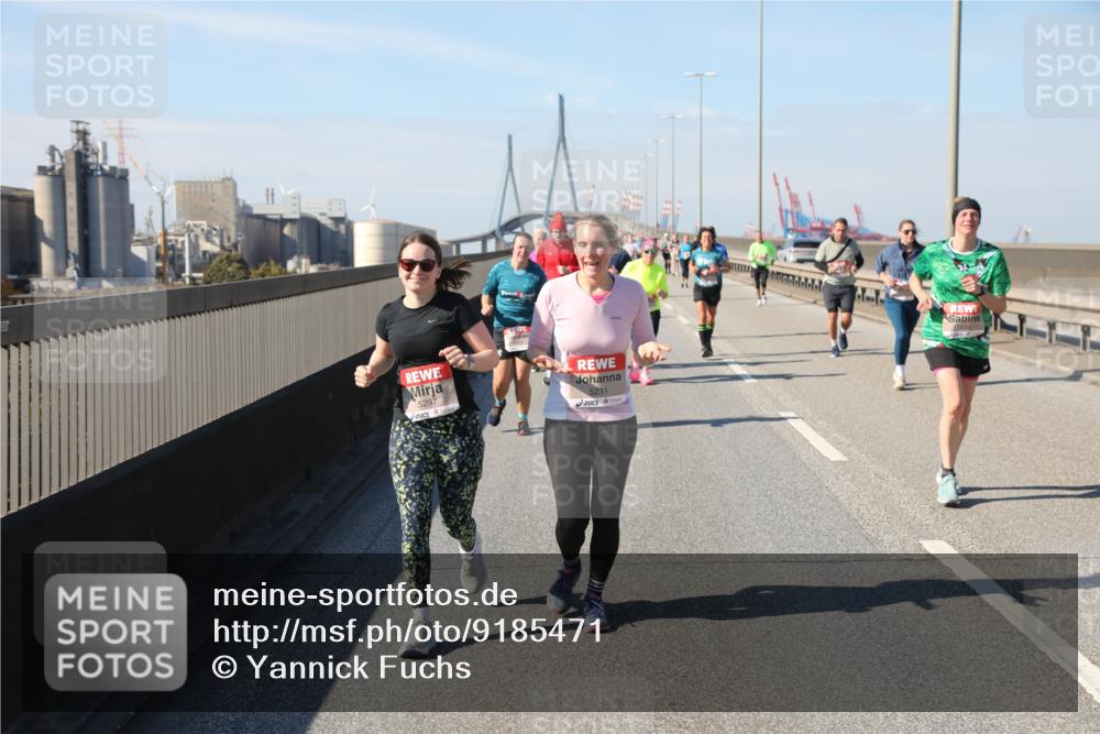 03.10.2025 - Köhlbrandbrückenlauf Yannick Fuchs http://msf.ph/oto/9185471 03.10.2025 12:04:16 Position 3 5297, 5231 meine-sportfotos.de