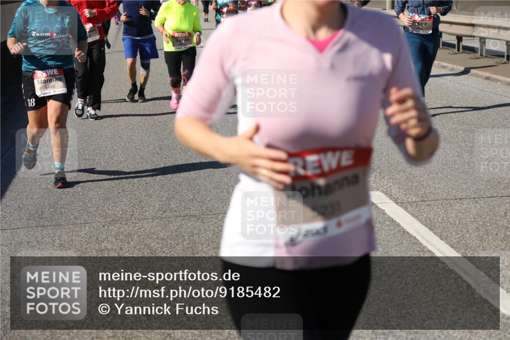 03.10.2025 - Köhlbrandbrückenlauf Yannick Fuchs http://msf.ph/oto/9185482 03.10.2025 12:04:17 Position 3 18, 6440, 5231 meine-sportfotos.de