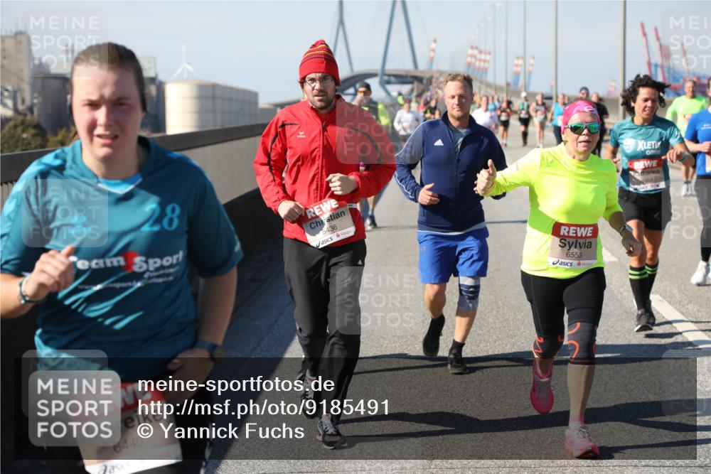 03.10.2025 - Köhlbrandbrückenlauf Yannick Fuchs http://msf.ph/oto/9185491 03.10.2025 12:04:20 Position 3 28, 5436, 6440, 6553, 4984 meine-sportfotos.de