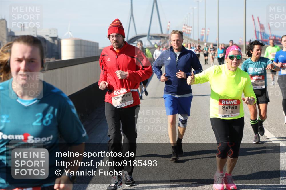 03.10.2025 - Köhlbrandbrückenlauf Yannick Fuchs http://msf.ph/oto/9185493 03.10.2025 12:04:20 Position 3 28, 5436, 6553, 4984 meine-sportfotos.de