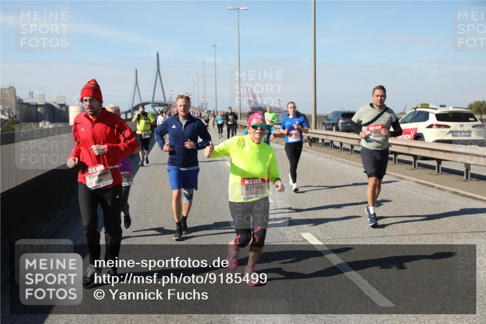03.10.2025 - Köhlbrandbrückenlauf Yannick Fuchs http://msf.ph/oto/9185499 03.10.2025 12:04:20 Position 3 5436, 6553, 6180, 1223 meine-sportfotos.de