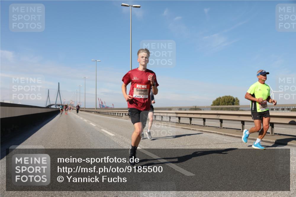 03.10.2025 - Köhlbrandbrückenlauf Yannick Fuchs http://msf.ph/oto/9185500 03.10.2025 11:43:09 Position 3 5926 meine-sportfotos.de