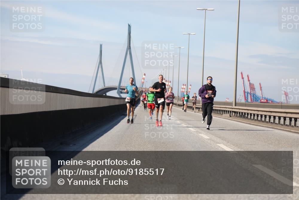 03.10.2025 - Köhlbrandbrückenlauf Yannick Fuchs http://msf.ph/oto/9185517 03.10.2025 11:43:14 Position 3  meine-sportfotos.de