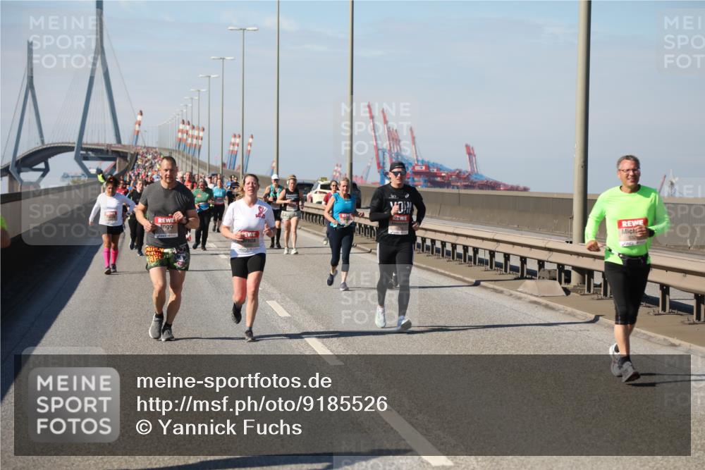 03.10.2025 - Köhlbrandbrückenlauf Yannick Fuchs http://msf.ph/oto/9185526 03.10.2025 12:04:24 Position 3  meine-sportfotos.de