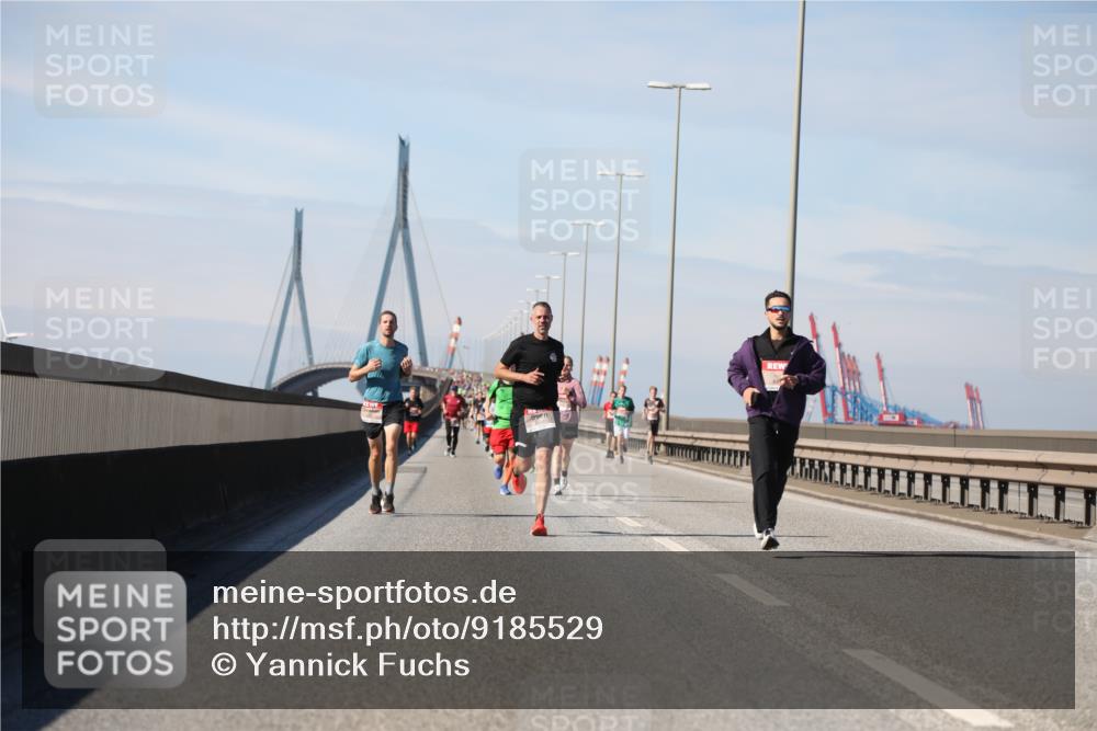 03.10.2025 - Köhlbrandbrückenlauf Yannick Fuchs http://msf.ph/oto/9185529 03.10.2025 11:43:16 Position 3  meine-sportfotos.de