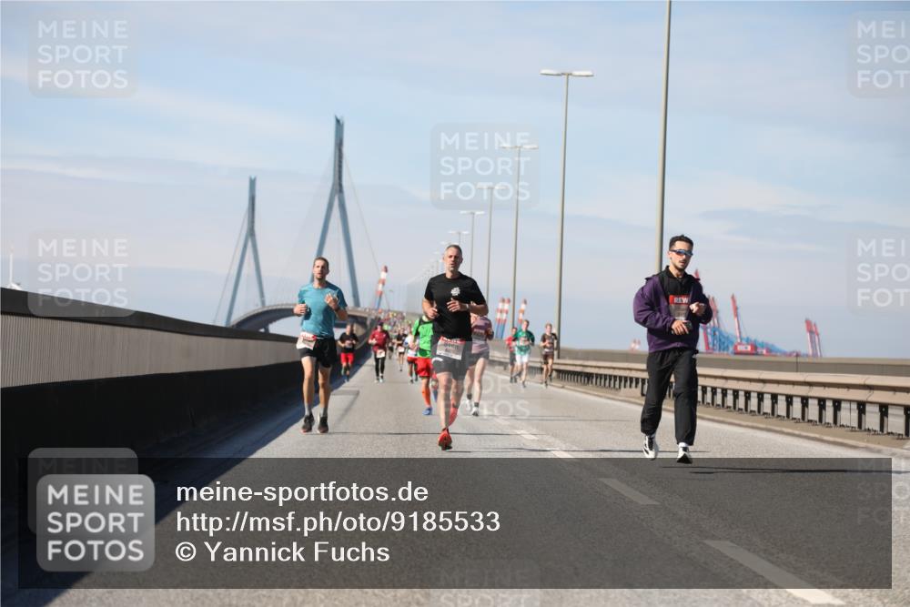 03.10.2025 - Köhlbrandbrückenlauf Yannick Fuchs http://msf.ph/oto/9185533 03.10.2025 11:43:16 Position 3  meine-sportfotos.de