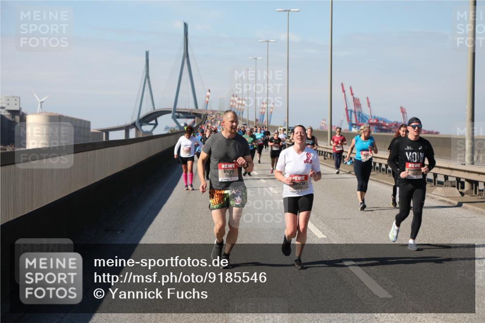 03.10.2025 - Köhlbrandbrückenlauf Yannick Fuchs http://msf.ph/oto/9185546 03.10.2025 12:04:26 Position 3 5432 meine-sportfotos.de