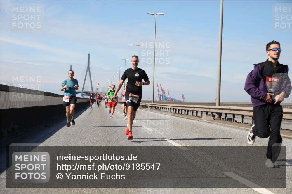 03.10.2025 - Köhlbrandbrückenlauf Yannick Fuchs http://msf.ph/oto/9185547 03.10.2025 11:43:19 Position 3 6818 meine-sportfotos.de