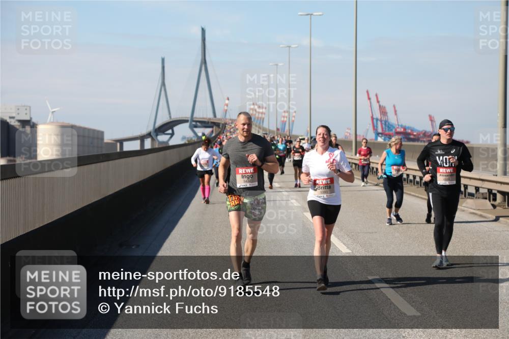 03.10.2025 - Köhlbrandbrückenlauf Yannick Fuchs http://msf.ph/oto/9185548 03.10.2025 12:04:27 Position 3 5432, 5350 meine-sportfotos.de