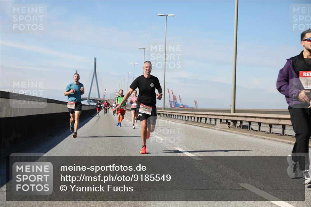 03.10.2025 - Köhlbrandbrückenlauf Yannick Fuchs http://msf.ph/oto/9185549 03.10.2025 11:43:19 Position 3 4368, 681 meine-sportfotos.de