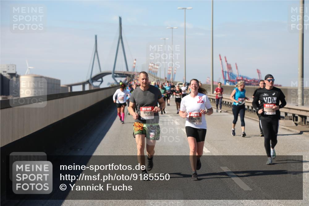 03.10.2025 - Köhlbrandbrückenlauf Yannick Fuchs http://msf.ph/oto/9185550 03.10.2025 12:04:27 Position 3 5432 meine-sportfotos.de